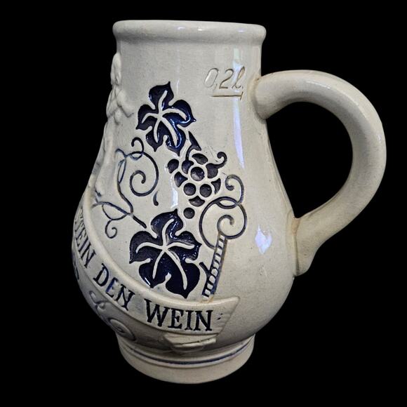 VTG Westerwald German Stoneware Wine Pitcher 0.2L "Trinkt Wie Eure Väter" Grapes - Picture 1 of 6
